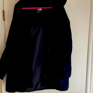 Woman’s north face rain coat fairly new just bought a different one